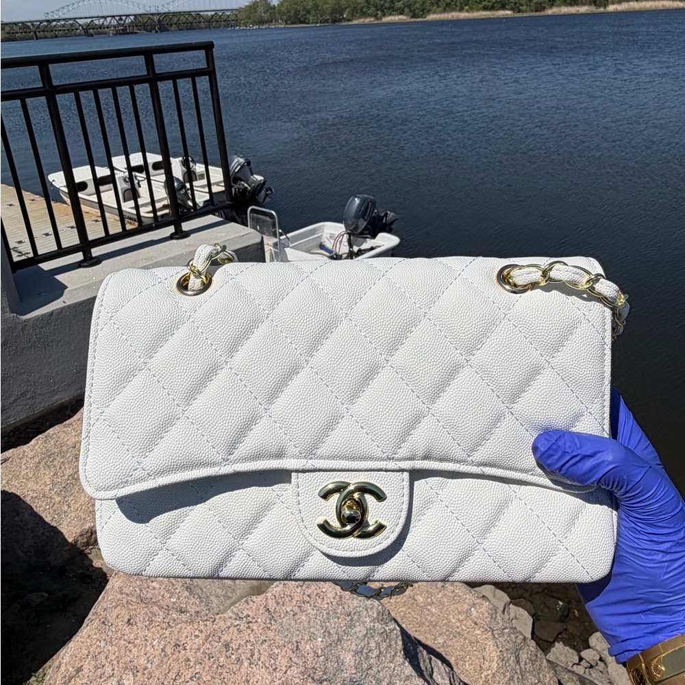 CHANEL White Quilted Caviar Leather Shoulder Bag with Gold Hardware